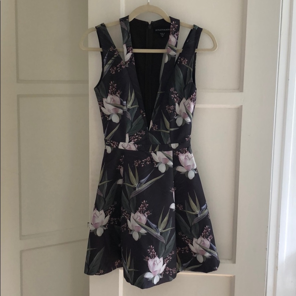 Stylestalker Tropical Dress w/ Deep V